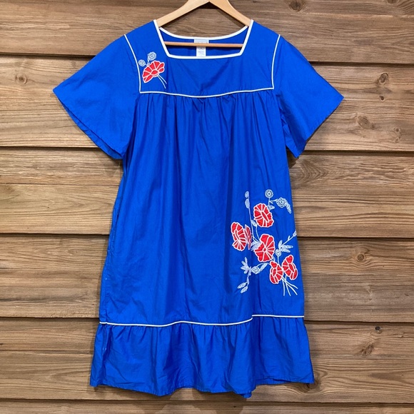 vicki wayne Dresses & Skirts - Vintage Vicki Wayne Mumu Dress